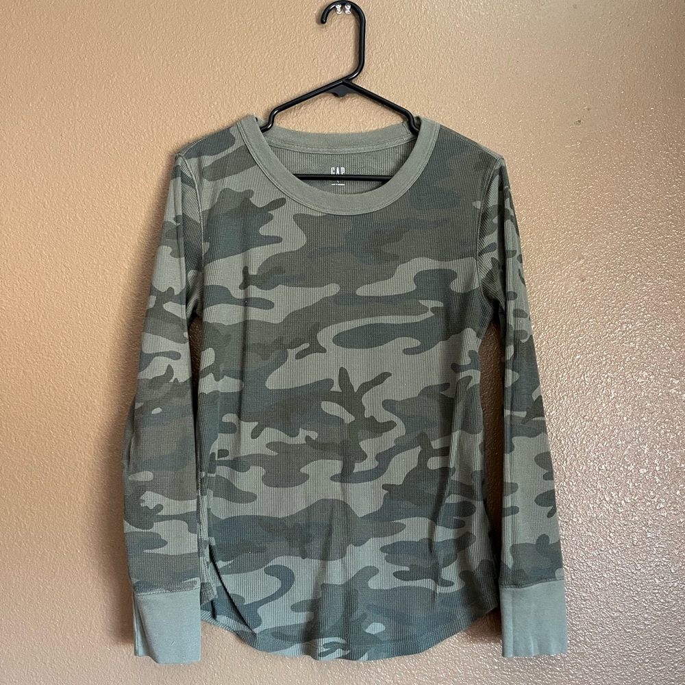 GAP camo thermal top
